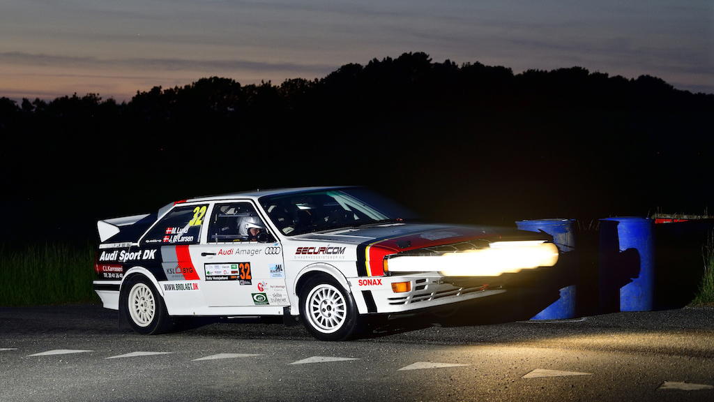 Efter en teknisk defekt på løbets andendag måtte Michael Lund og Johnny Drost Larsen opgive at bringe deres flotte, historiske Audi Quattro fra 1982 i mål i et løb til Dansk Super Rally.
(Foto: Michael Eisenberg)